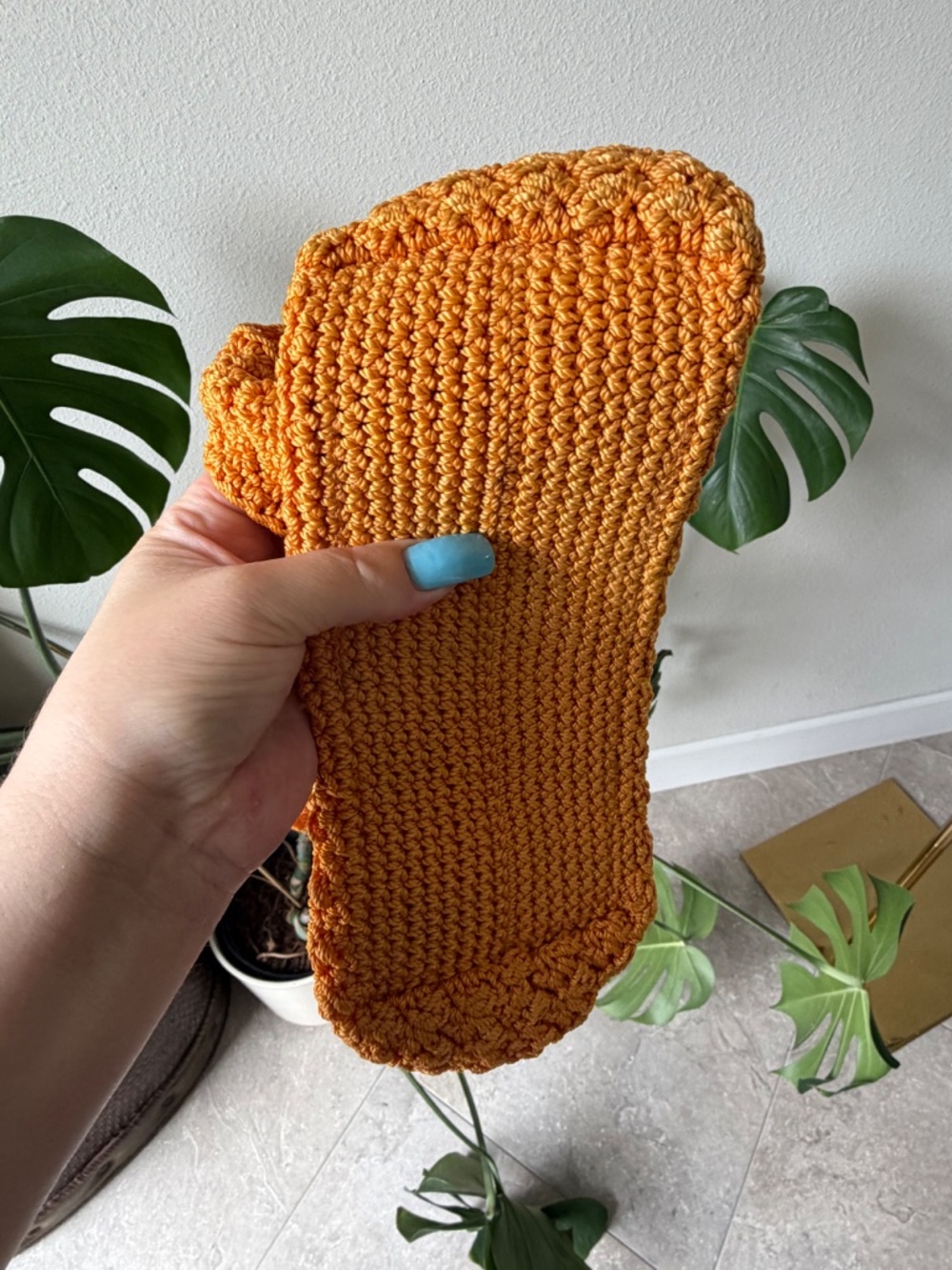 The Sak Original Crochet Hobo Bag Orange - Picture 4 of 8